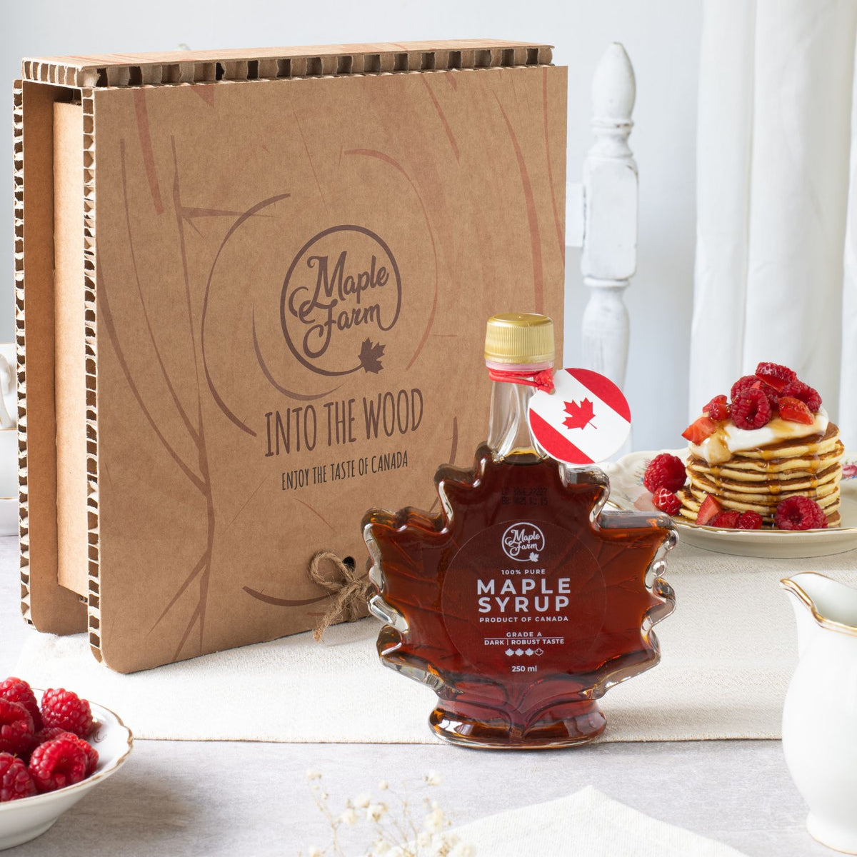 Pure Maple Syrup – Dark – 250ml leaf-shaped bottle in gift box