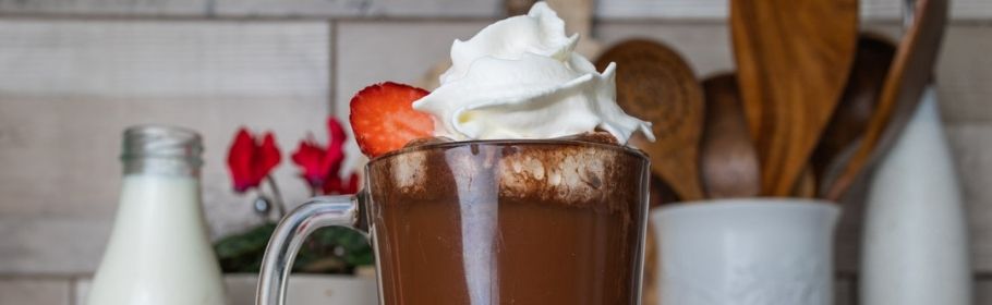 Cioccolata calda vegana con sciroppo d’acero