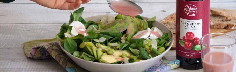 Insalata estiva con dressing al succo di cranberry