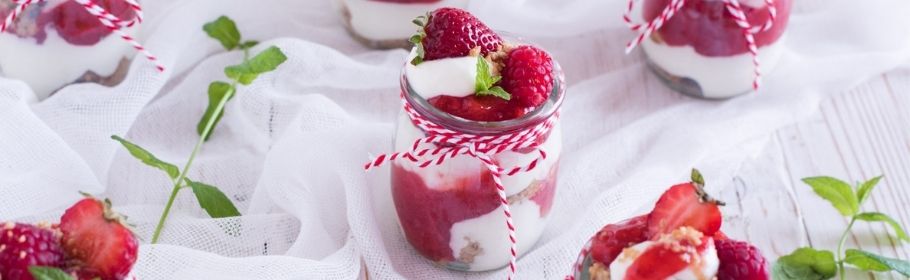 Trifle cheesecake alle fragole e sciroppo d’acero