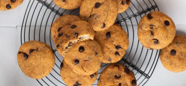 MapleFarm Vegan Cookies con patate dolci, sciroppo d'acero e cioccolato - ricetta